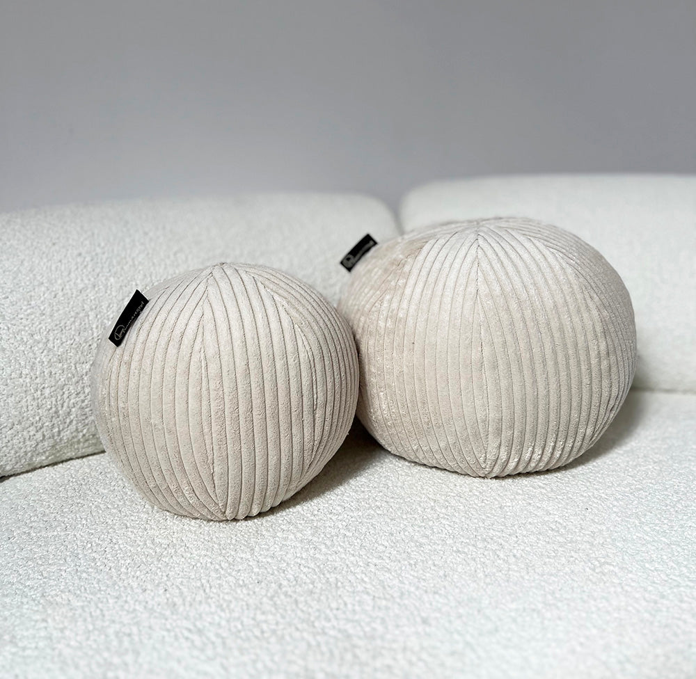 Set mit runden Kissen