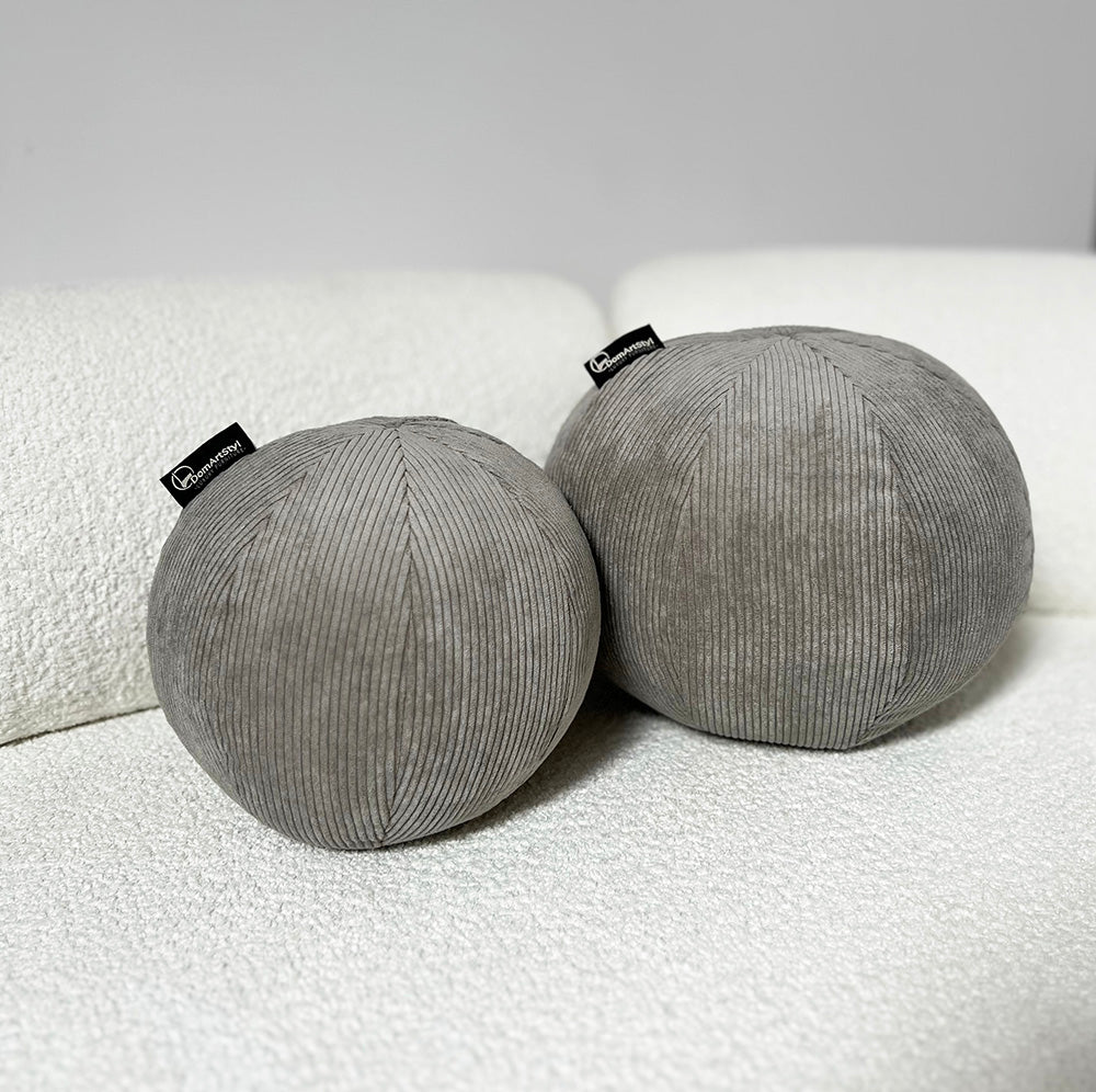 Set mit runden Kissen