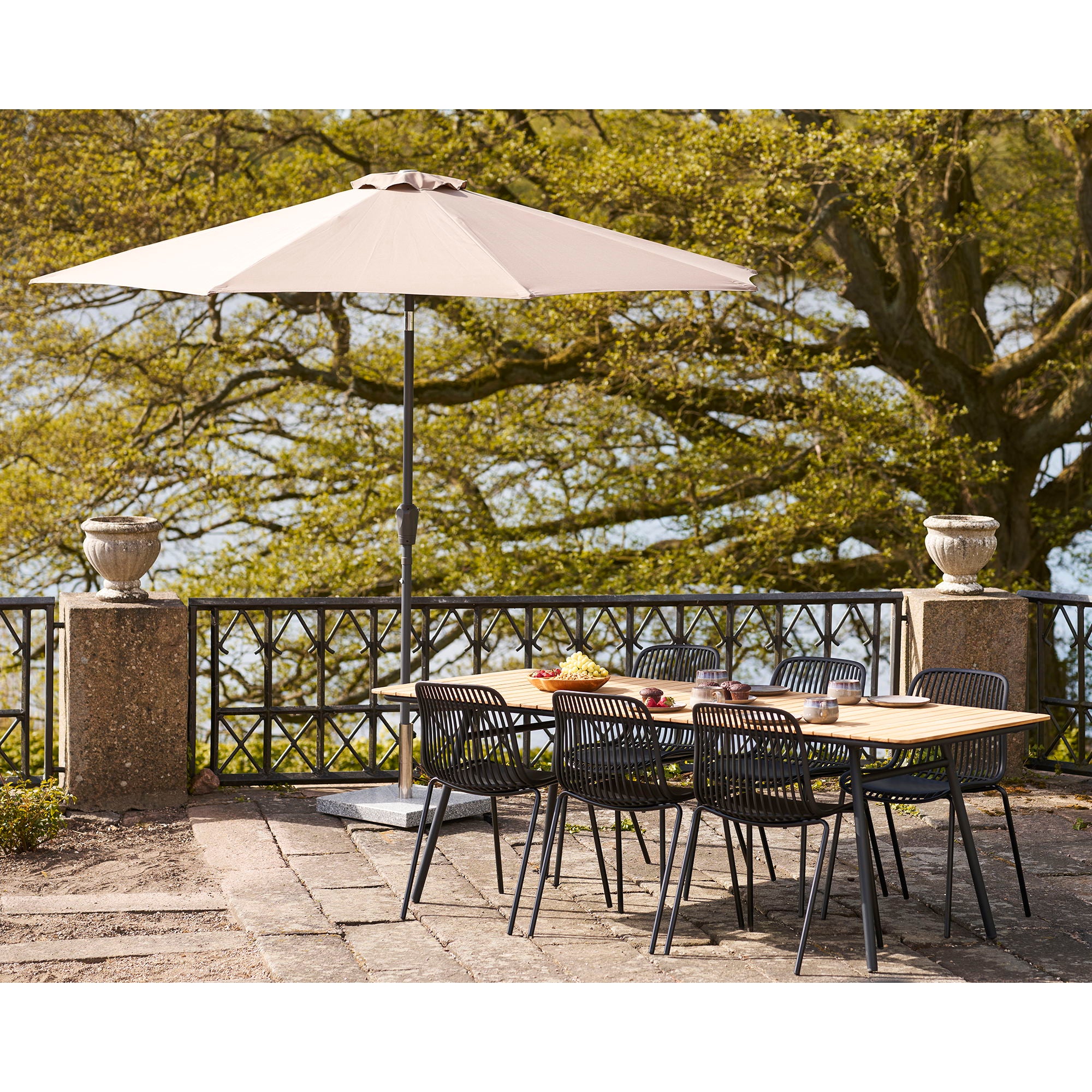 Cleveland Dining Table